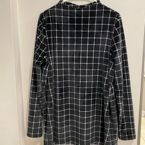 Lands End Womens size large top, velour, black and ivory